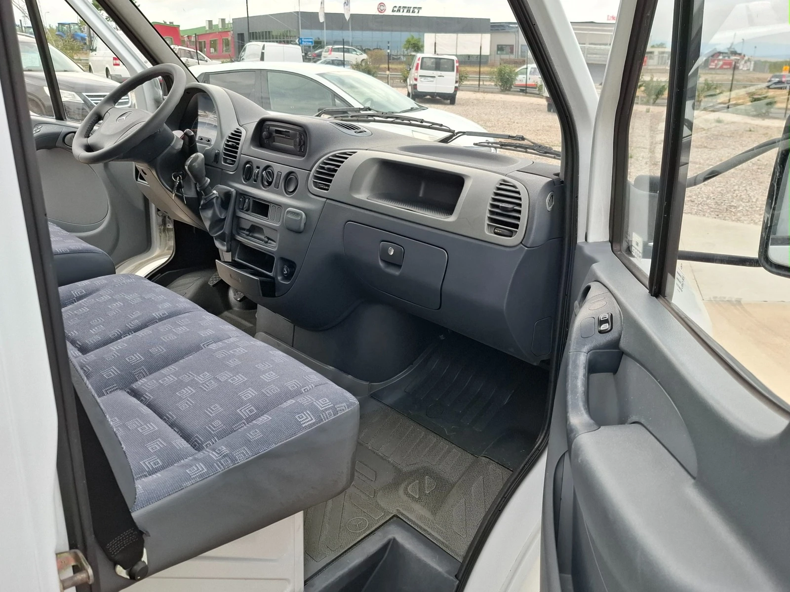 Mercedes-Benz Sprinter 413 До3.5т/Клима/4, 33м/Уникален. - изображение 10