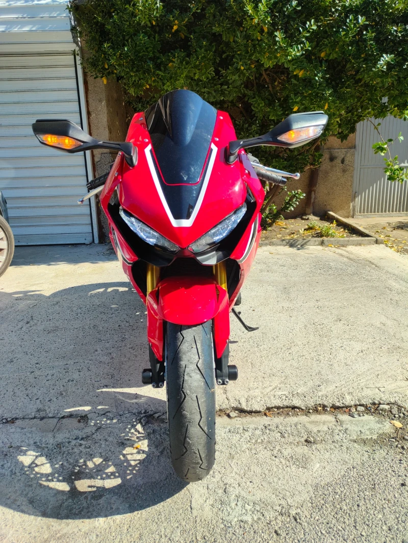 Honda Cbr CBR1000RR 2019 (7000km)!!! , снимка 7 - Мотоциклети и мототехника - 52107497