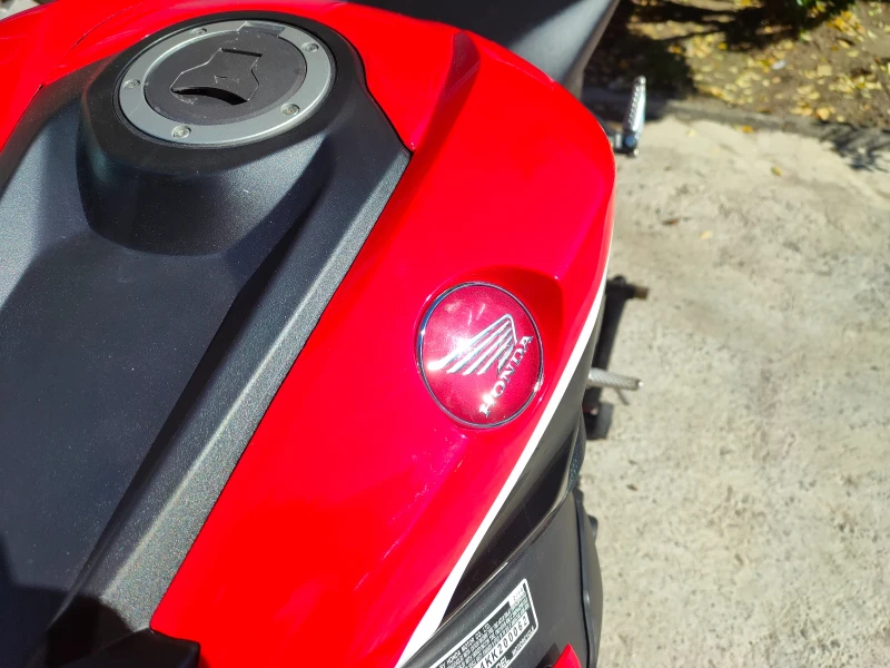 Honda Cbr CBR1000RR 2019 (7000km)!!! , снимка 11 - Мотоциклети и мототехника - 52107497