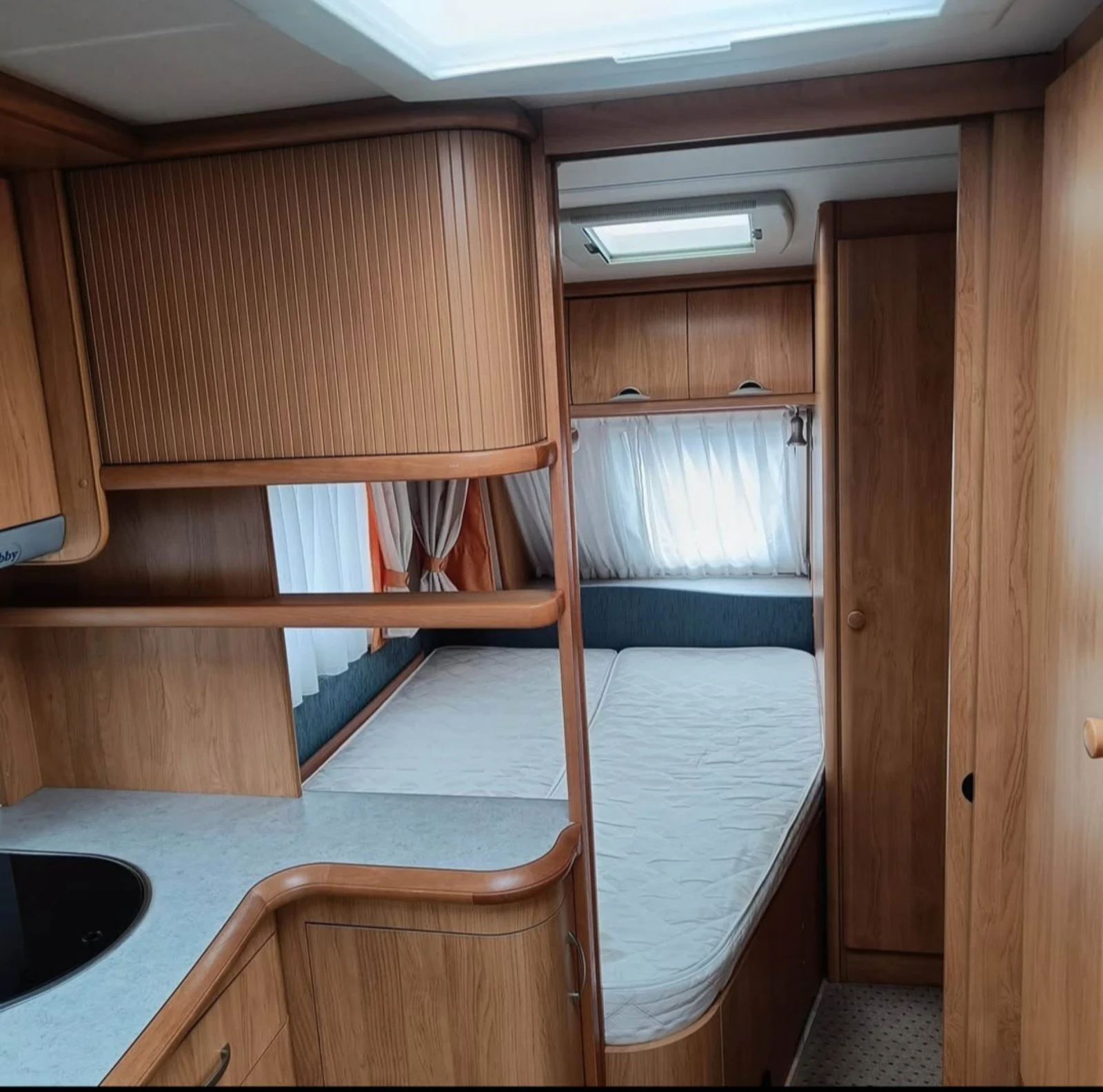 Каравана Hobby 495 excellent easy, снимка 9 - Каравани и кемпери - 54703513