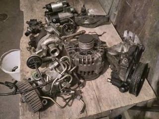 продавам части от Дачия Логан 1.5 ДСИ,2007г.в добро състояние,86к.с.