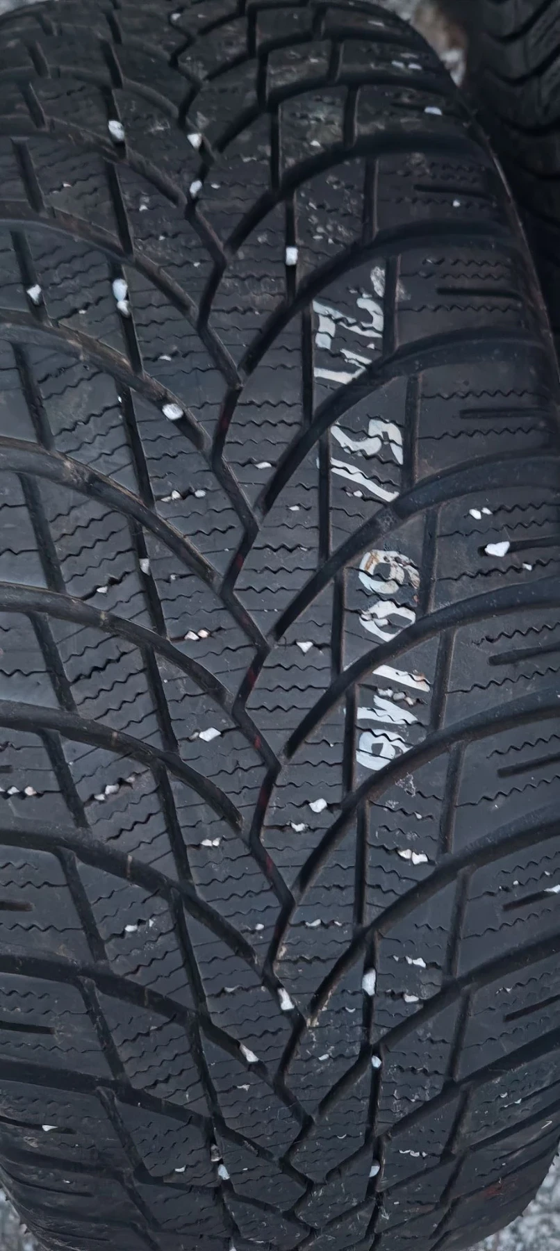 Гуми Зимни 215/65R16, снимка 10 - Гуми и джанти - 56421831