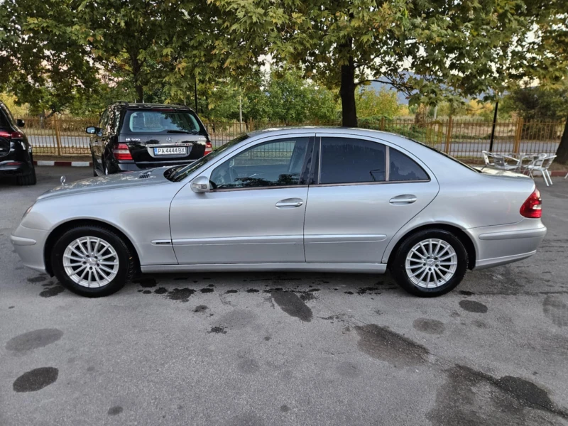 Mercedes-Benz E 220 TOP, снимка 6 - Автомобили и джипове - 48522495