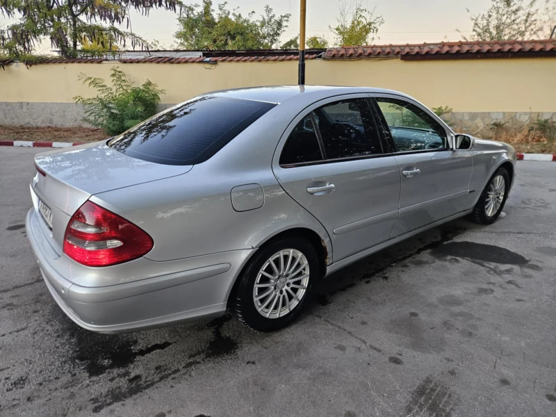 Mercedes-Benz E 220 TOP, снимка 5 - Автомобили и джипове - 48522495