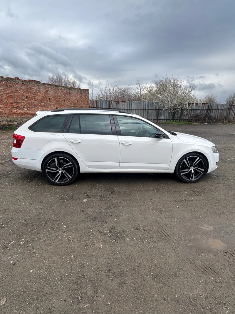 Skoda Octavia 1.6, снимка 4 - Автомобили и джипове - 49528501