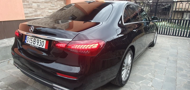 Mercedes-Benz E 220 PERFEKTEN, снимка 9 - Автомобили и джипове - 49680980