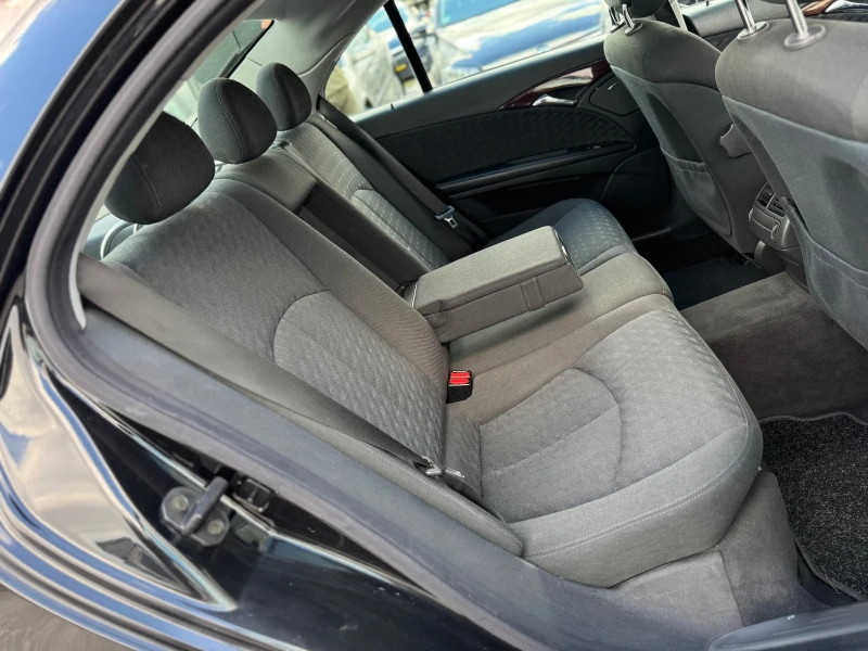 Mercedes-Benz E 270 2.7CDI 177кс АВТОМАТИК , снимка 13 - Автомобили и джипове - 52010696