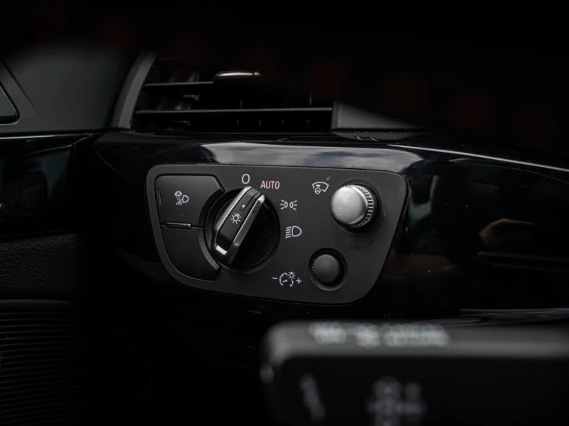 Audi A4 * S-Line* * HeadUp* AвтоКредит* (ЦЕНА ДО БГ), снимка 13 - Автомобили и джипове - 53327588