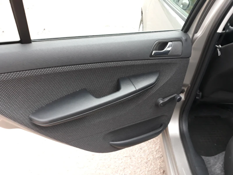 Skoda Fabia 1.4TDI, снимка 14 - Автомобили и джипове - 53522517