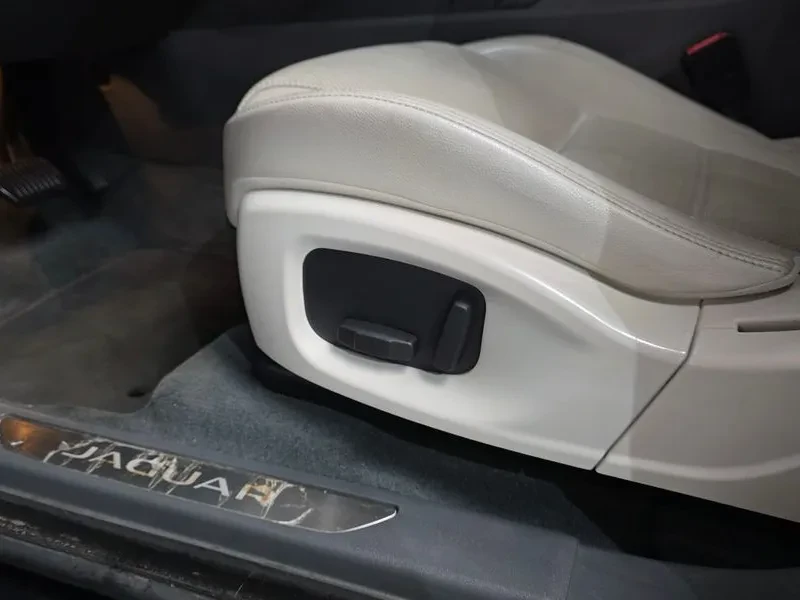Jaguar E-pace P250 S, снимка 17 - Автомобили и джипове - 56463145