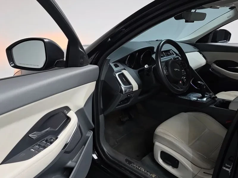 Jaguar E-pace P250 S, снимка 9 - Автомобили и джипове - 56463145