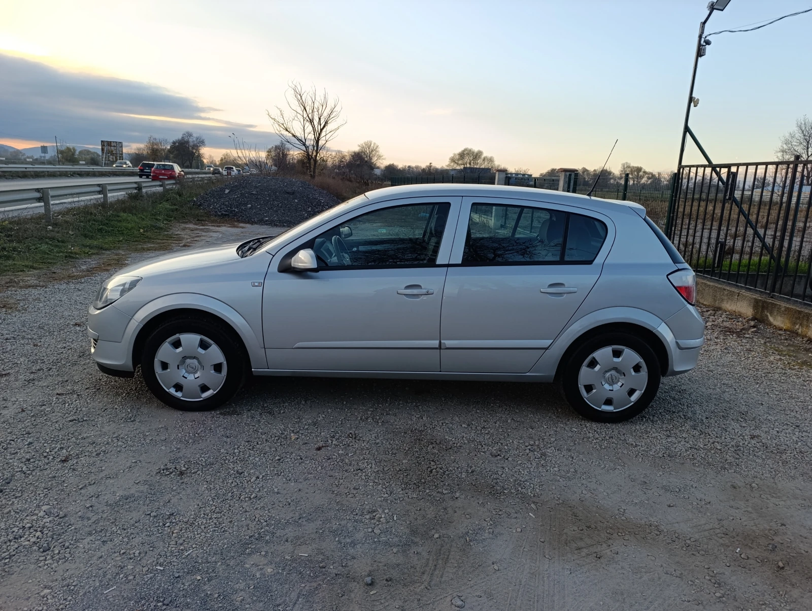 Opel Astra 1.6i-16v-105кс - изображение 4