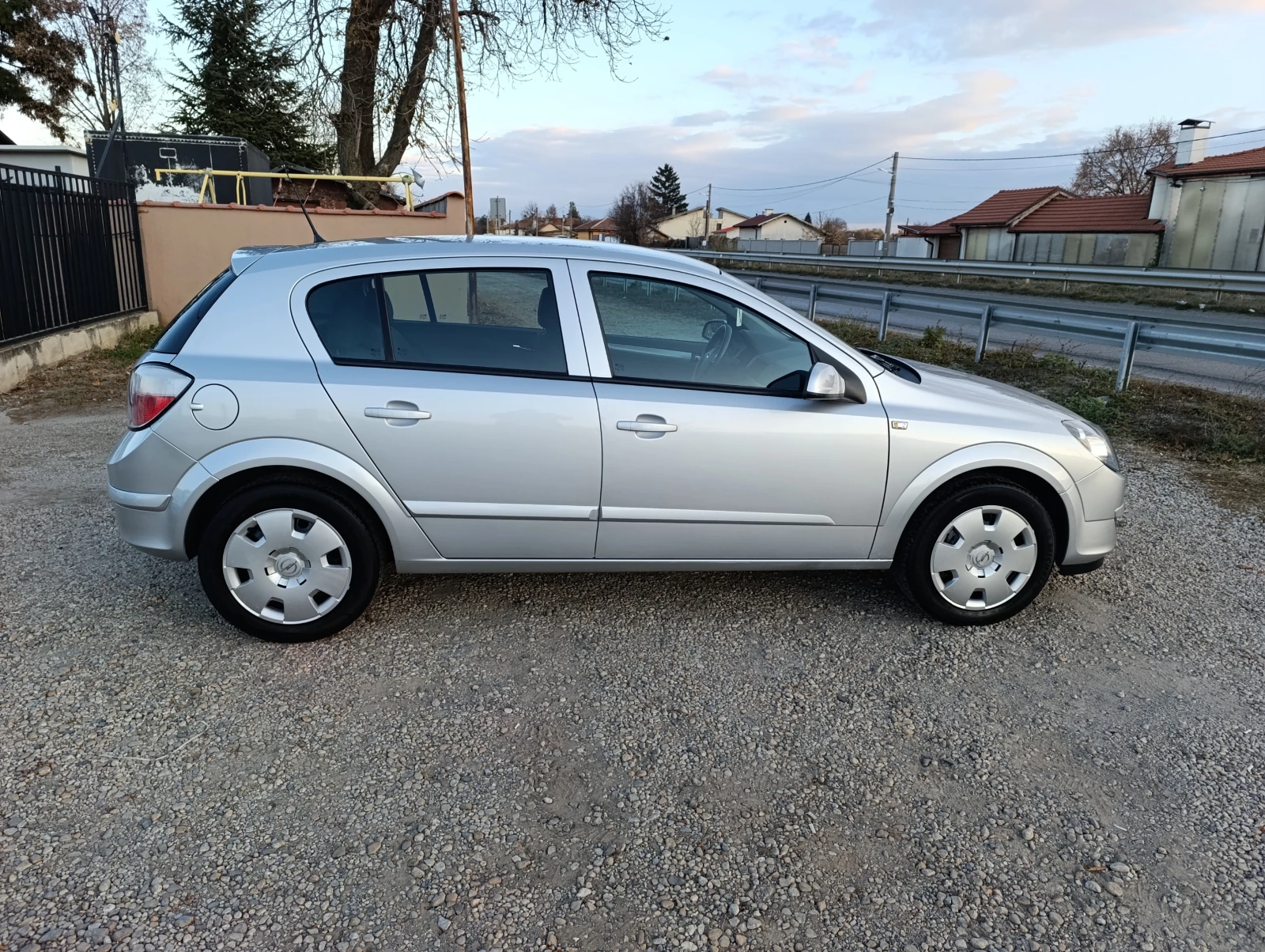 Opel Astra 1.6i-16v-105кс - изображение 8