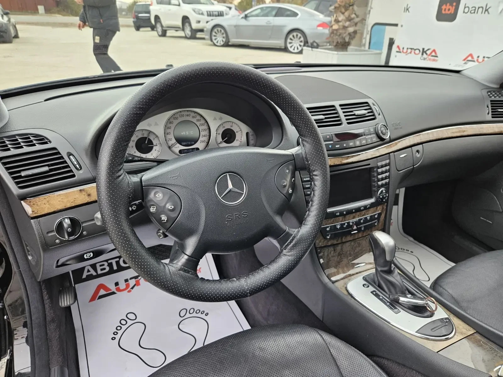 Mercedes-Benz E 320 3.0CDI-224кс= АВТОМАТ= ОБДУХВАНЕ= ШИБЕДАХ= КСЕНОН - изображение 8