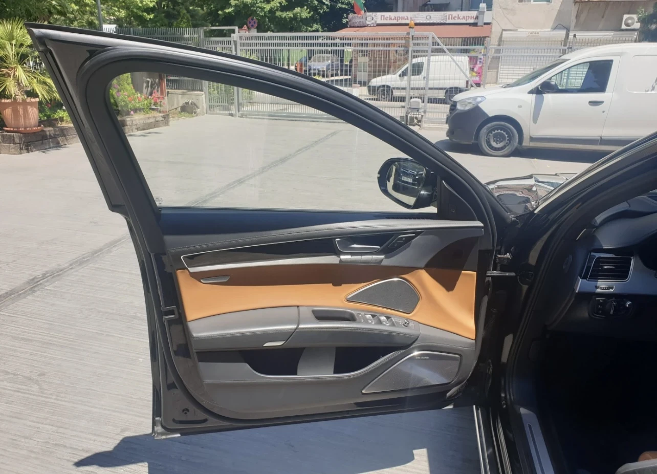 Audi A8 Long Exclusive  - изображение 4