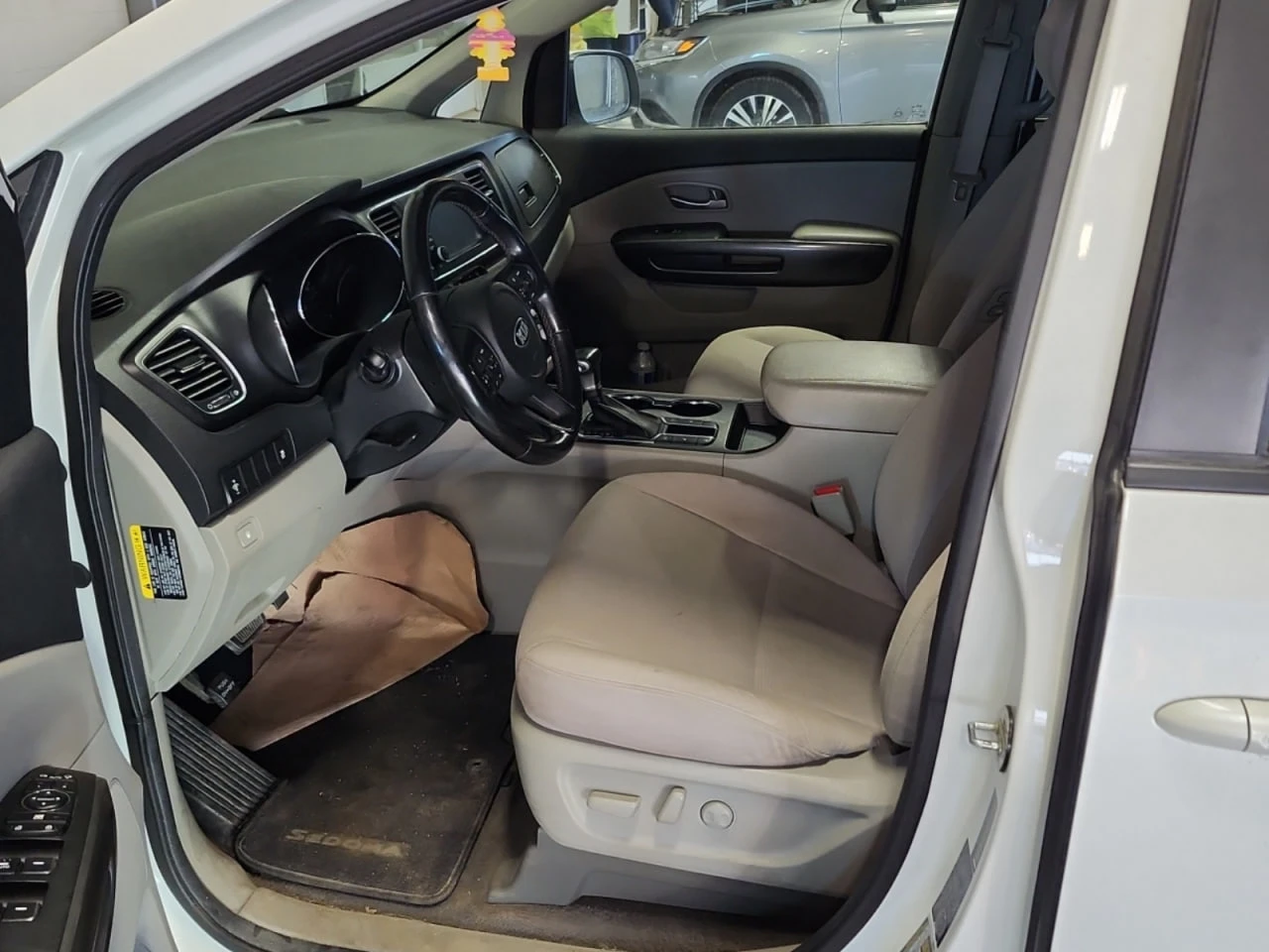 Kia Sedona CARFAX* АВТОФИНАНСИРАНЕ* БЕЗ ПЪРВОНАЧАЛНА ВНОСКА*  - изображение 5