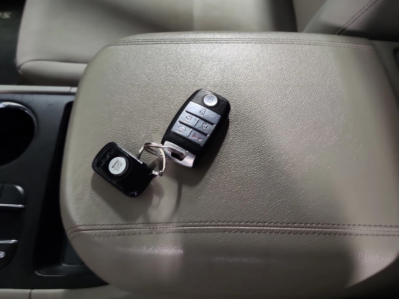 Kia Sedona CARFAX* АВТОФИНАНСИРАНЕ* БЕЗ ПЪРВОНАЧАЛНА ВНОСКА*  - изображение 7