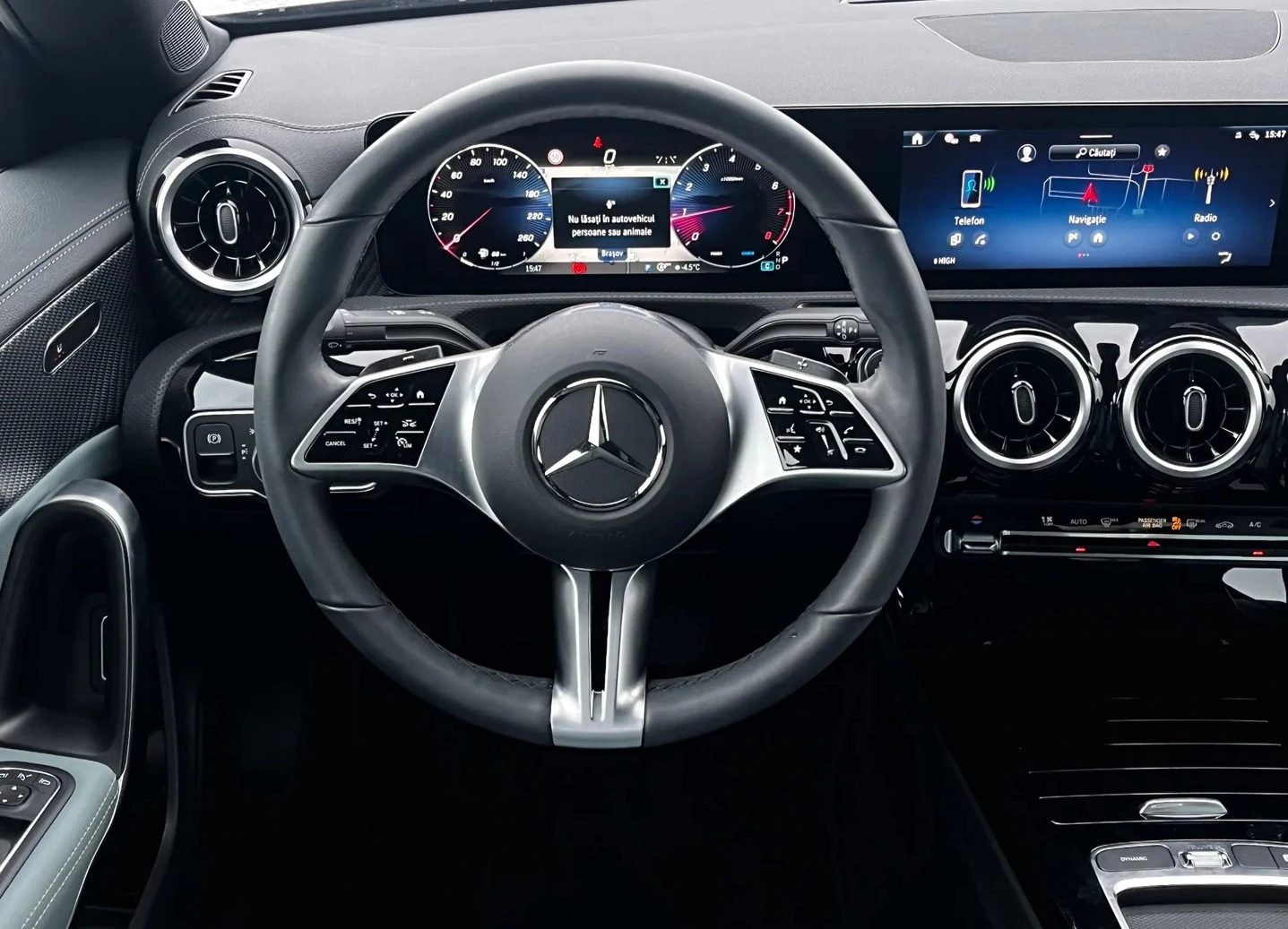 Mercedes-Benz CLA 180, снимка 6 - Автомобили и джипове - 53778507