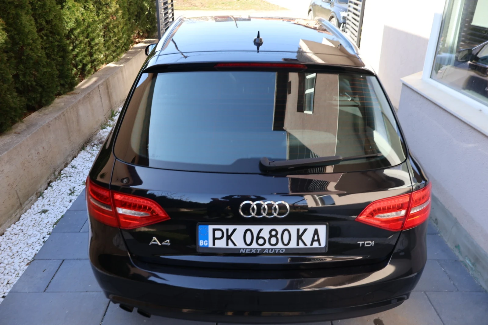 Audi A4 2.0 TDI 177 к.с. S-line Черен таван, F-1 пера на в, снимка 5 - Автомобили и джипове - 53846921