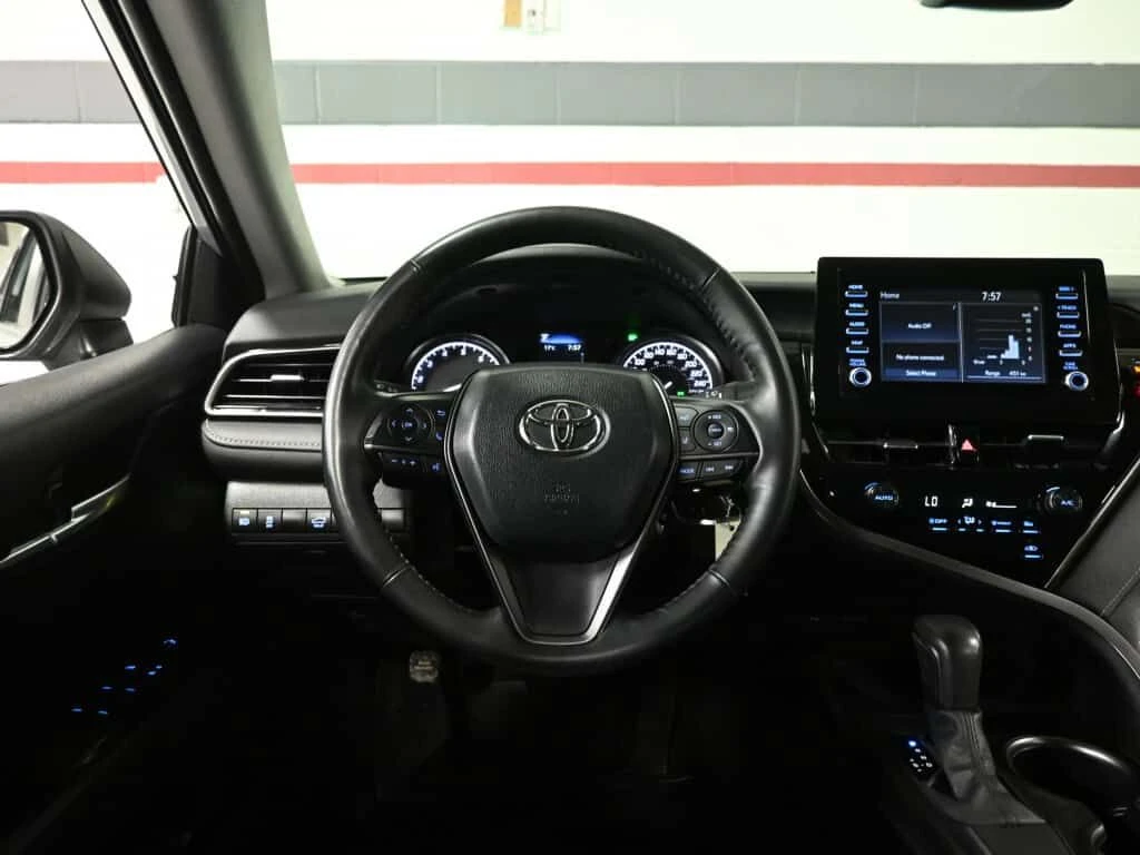 Toyota Camry * SE Heated Seats Apple Carplay Radar Cruise * CAR, снимка 11 - Автомобили и джипове - 53950872