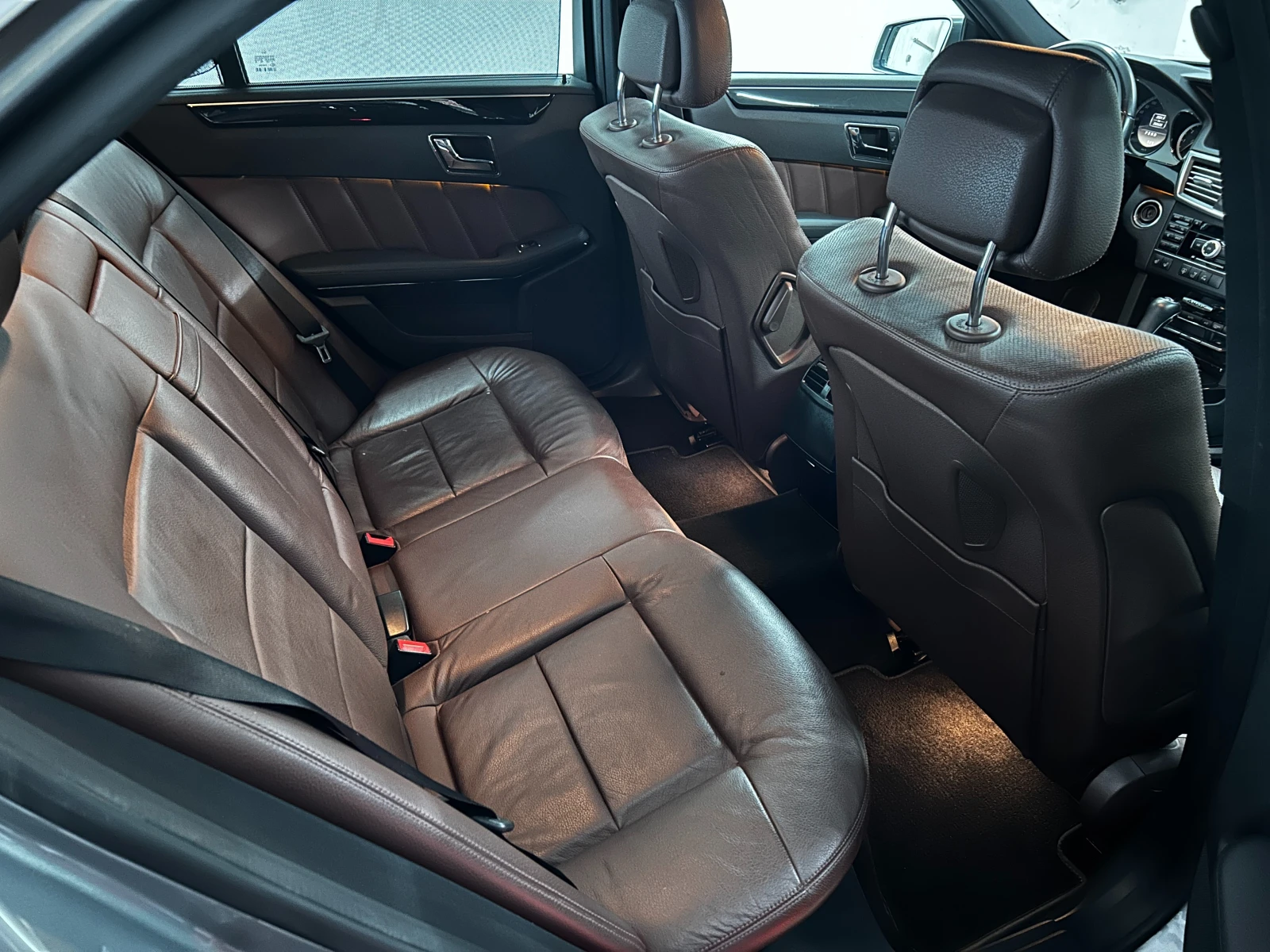 Mercedes-Benz E 250 CDI 4matic, снимка 10 - Автомобили и джипове - 54233569