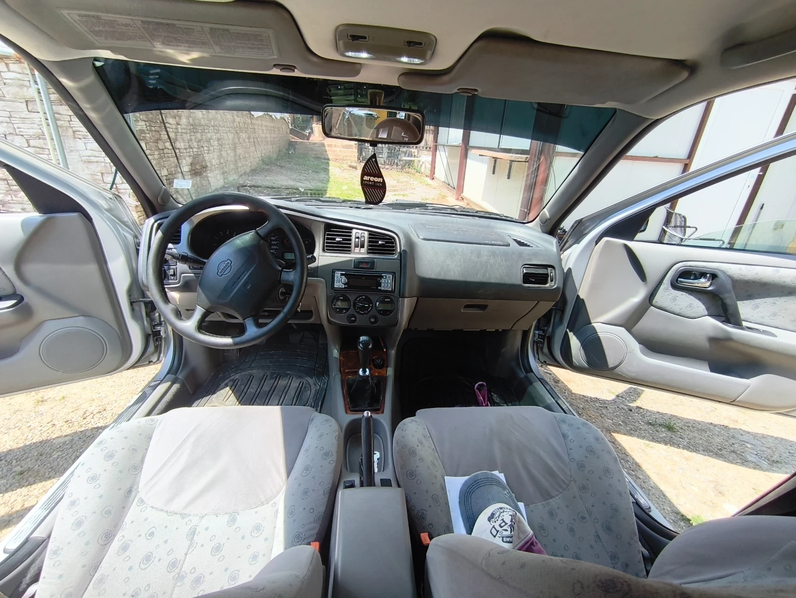 Nissan Primera 1.8 Газ, снимка 5 - Автомобили и джипове - 54792010