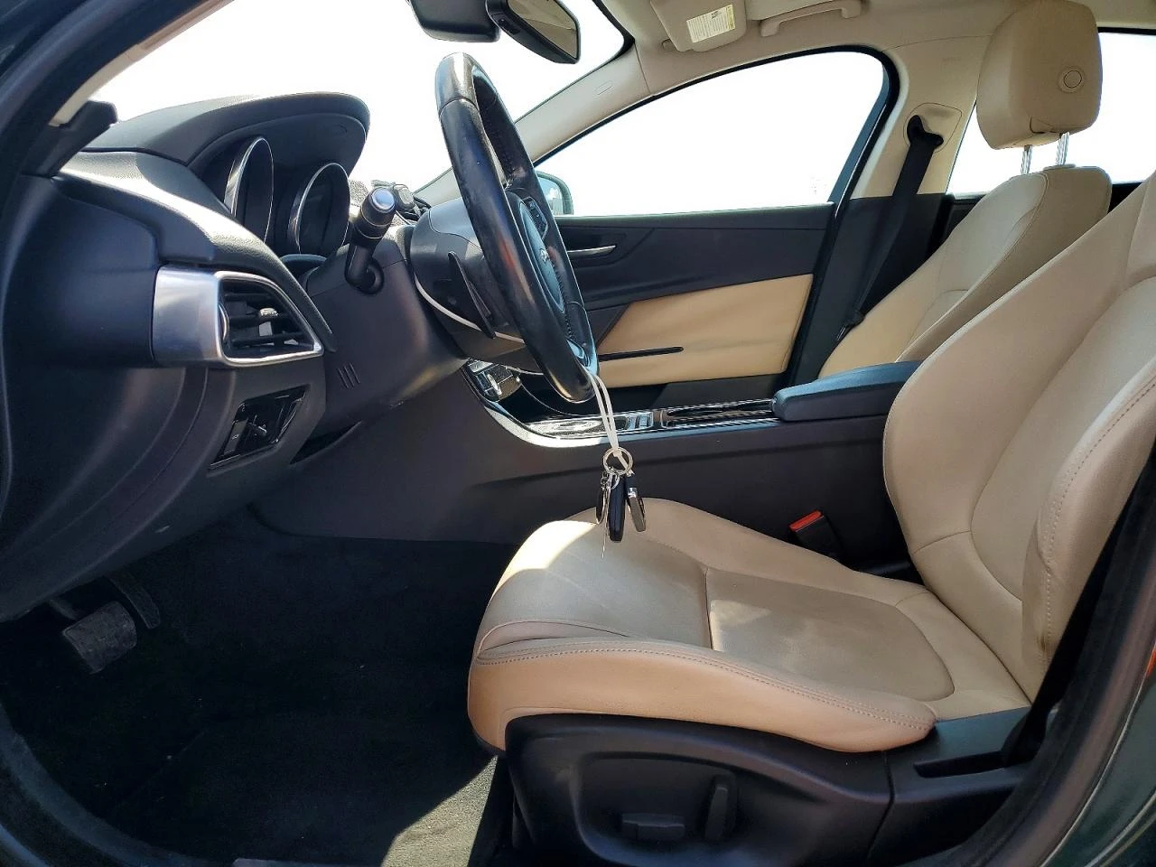 Jaguar XE 3.0l Premium, снимка 7 - Автомобили и джипове - 54882235