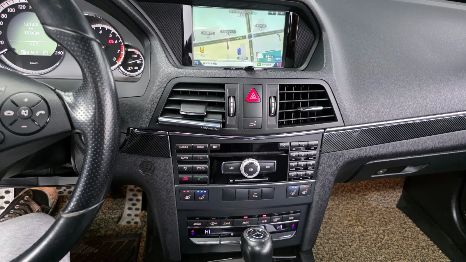 Mercedes-Benz E 350 !AMG PACK! !PANORAMA! #УНИКАТ#, снимка 14 - Автомобили и джипове - 54924935