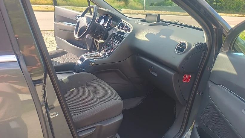 Peugeot 5008, снимка 14 - Автомобили и джипове - 54932600