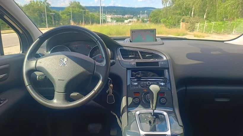 Peugeot 5008, снимка 16 - Автомобили и джипове - 54932600