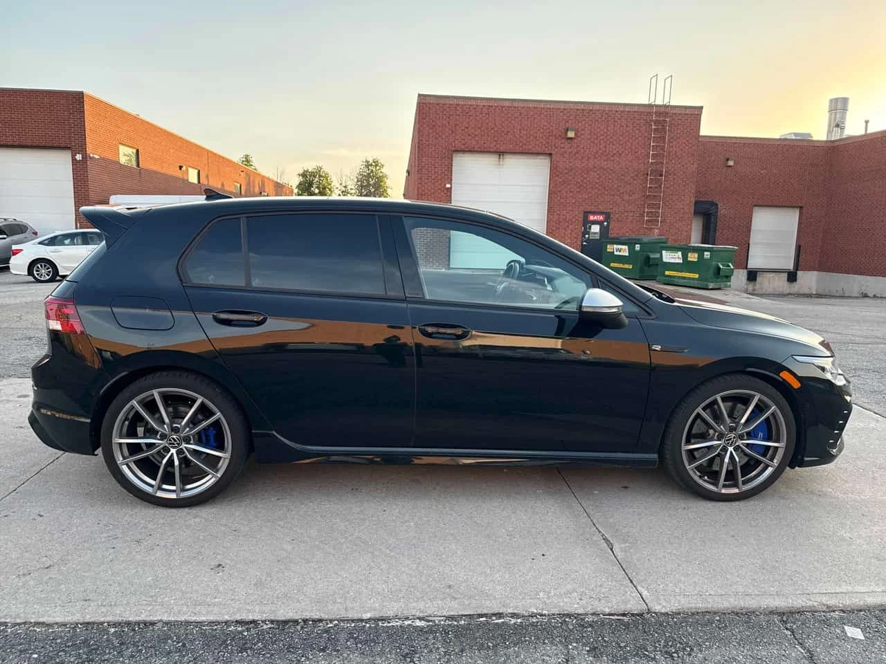 VW Golf * R* DSG * АВТОКРЕДИТ БЕЗ ПЪРВОНАЧАЛНА ВНОСКА* , снимка 3 - Автомобили и джипове - 55140685