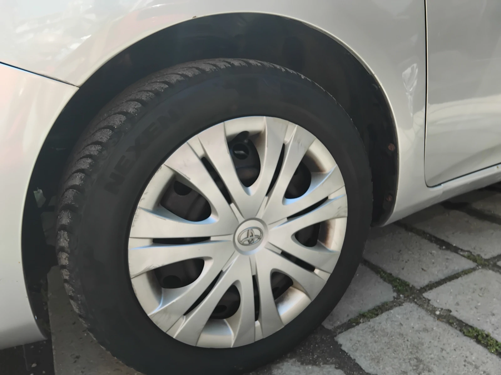 Toyota Corolla 1.6, снимка 14 - Автомобили и джипове - 55182581
