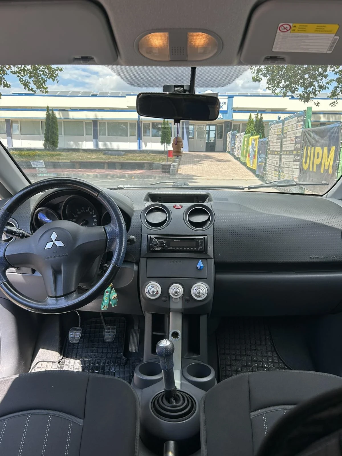 Mitsubishi Colt 1.3   95к.с., снимка 8 - Автомобили и джипове - 55569145