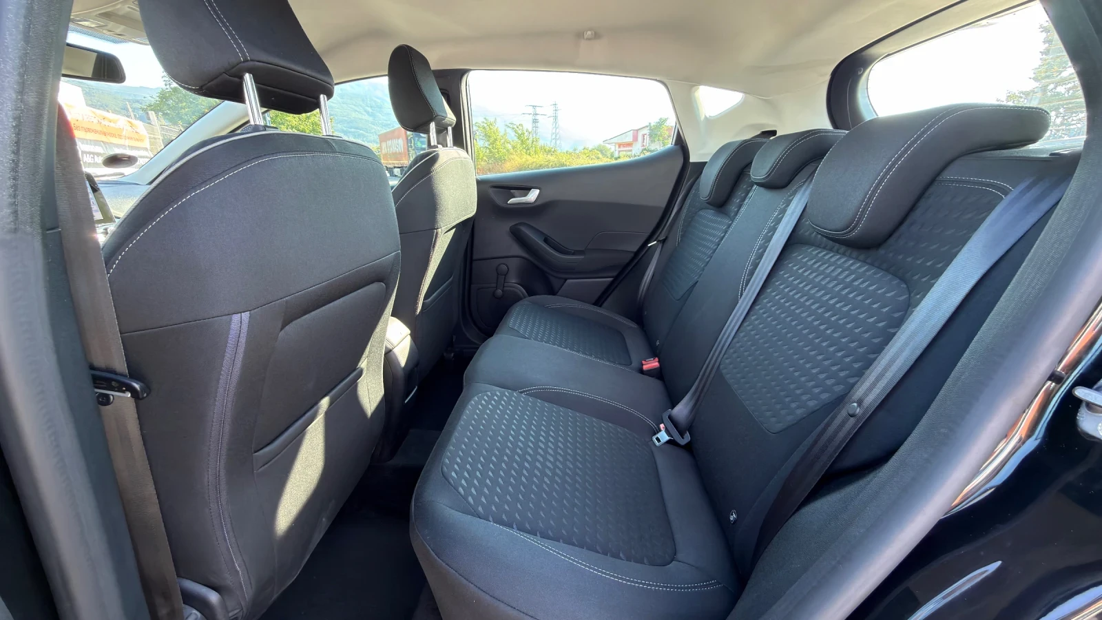 Ford Fiesta TITANIUM ОБСЛУЖЕНА, снимка 10 - Автомобили и джипове - 55740009