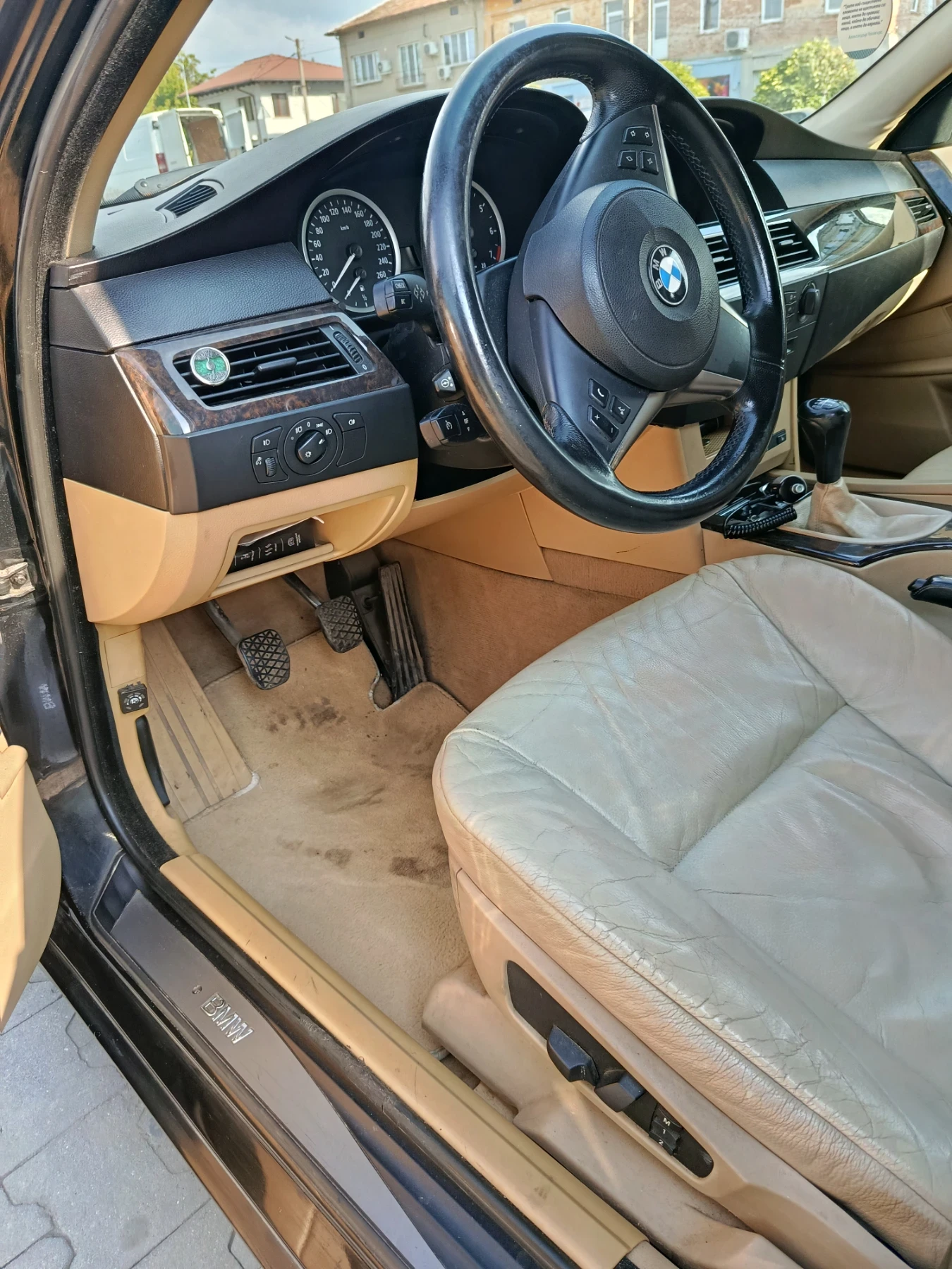 BMW 520, снимка 10 - Автомобили и джипове - 55781271