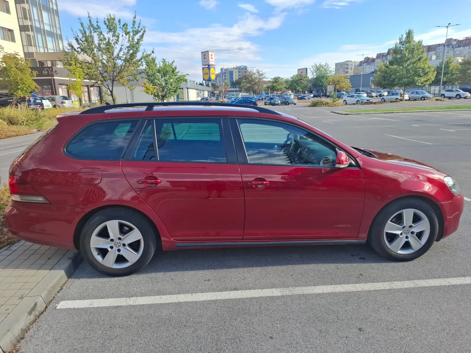 VW Golf 1.6 105кс, снимка 7 - Автомобили и джипове - 56017364