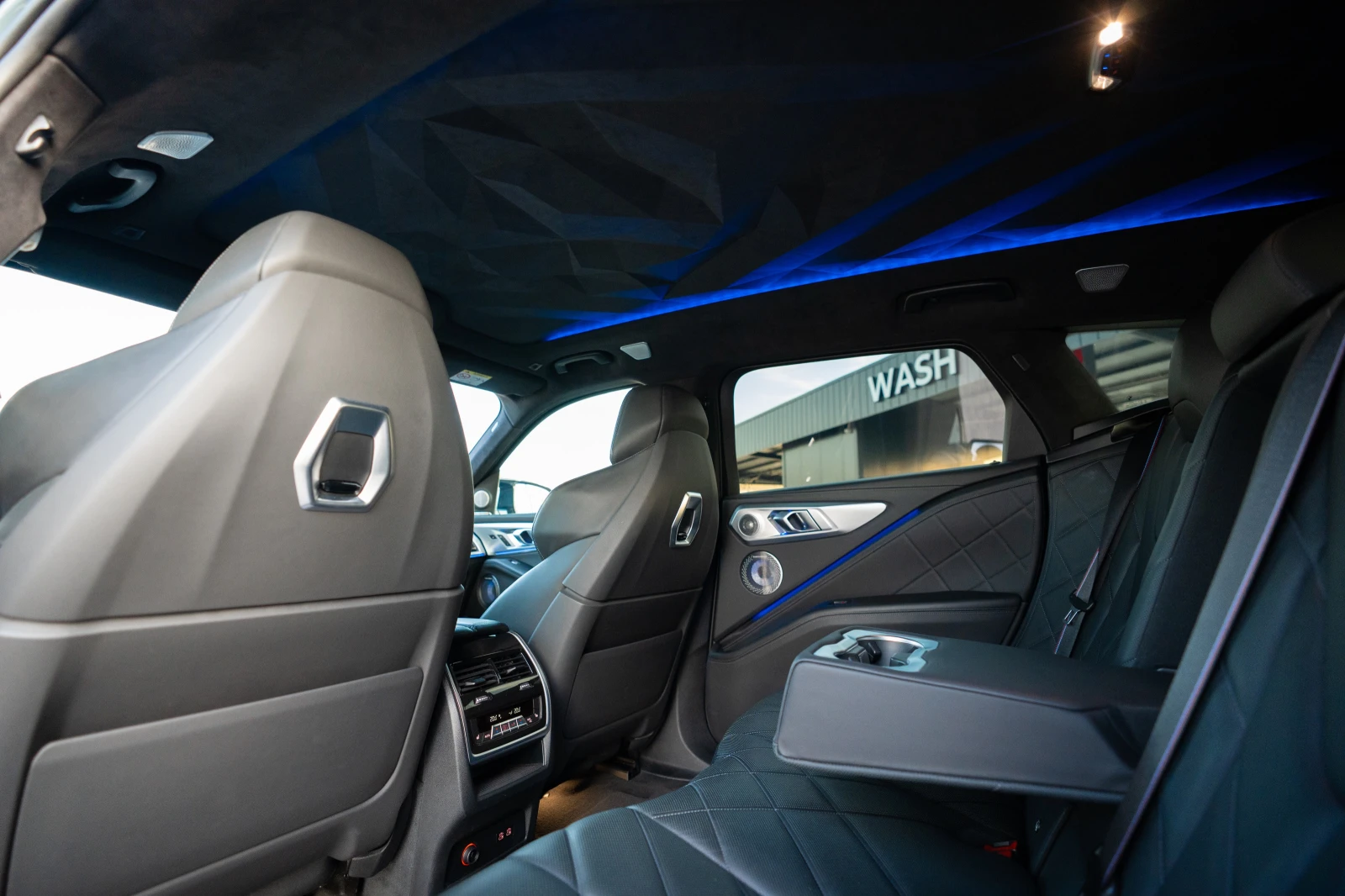 BMW XM RNG DESIGN 1 of 1= XDRIVE= M DRIVE PACKAGE= B&W=  | Mobile.bg � ����������� 14