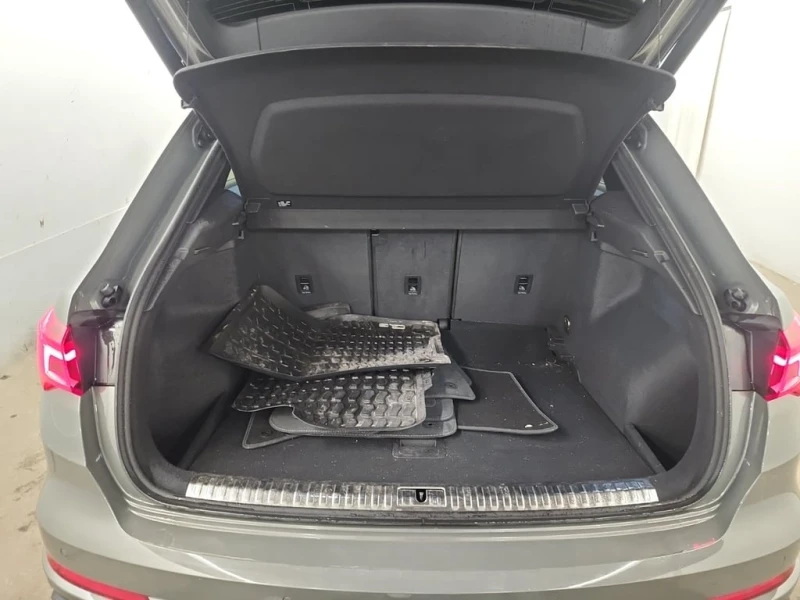 Audi Q3 / PROGRESSIV / PANO / PODGREV / CARFAX, снимка 15 - Автомобили и джипове - 53246921