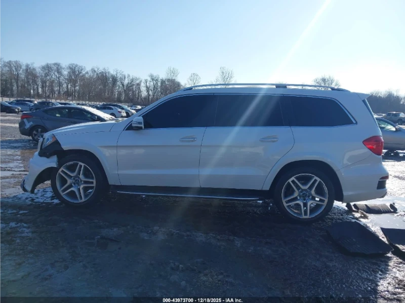 Mercedes-Benz GL 550 4MATIC* 360КАМЕРА* H&K SOUND* ПОДГРЕВ/ОБДУХВАНЕ* , снимка 4 - Автомобили и джипове - 53326323