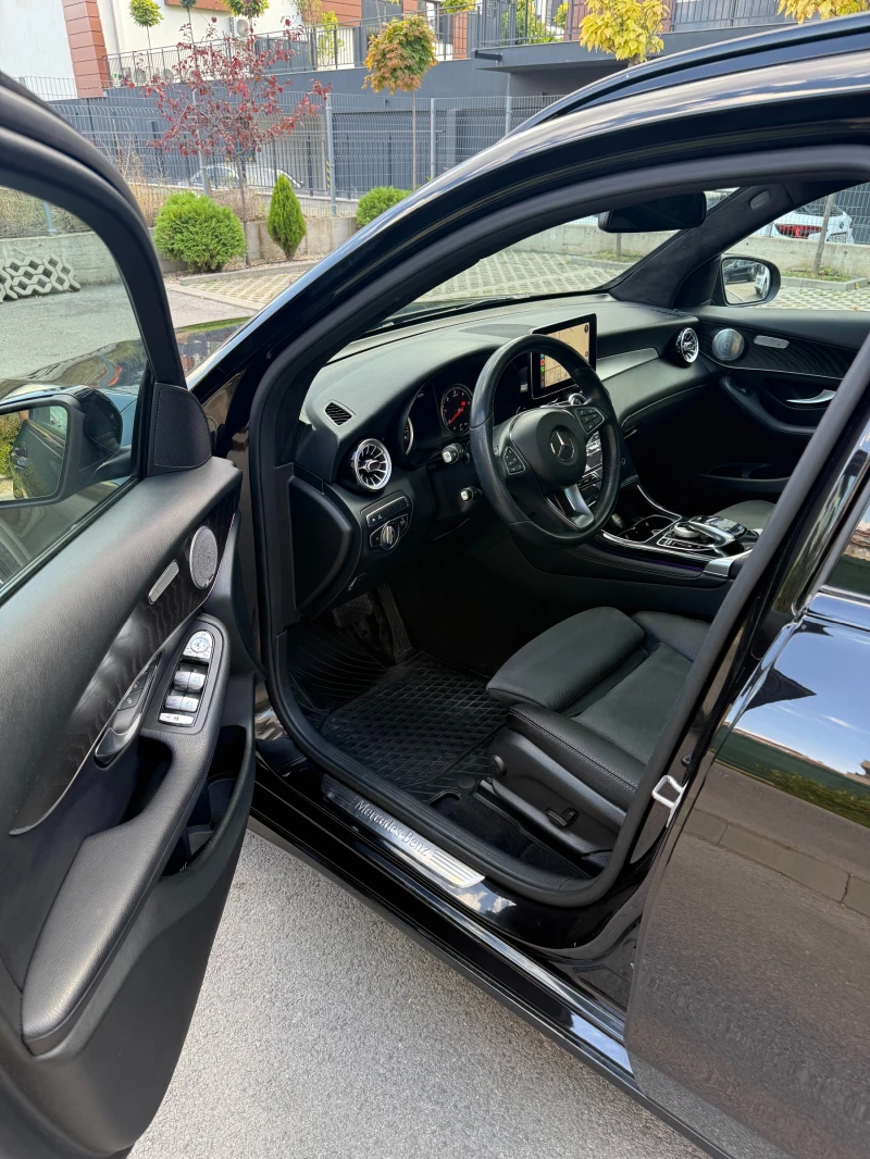 Mercedes-Benz GLC 350 4MATIC| AndroidAuto/CarPlay| Панорама| Печка| Обсл, снимка 9 - Автомобили и джипове - 53504012