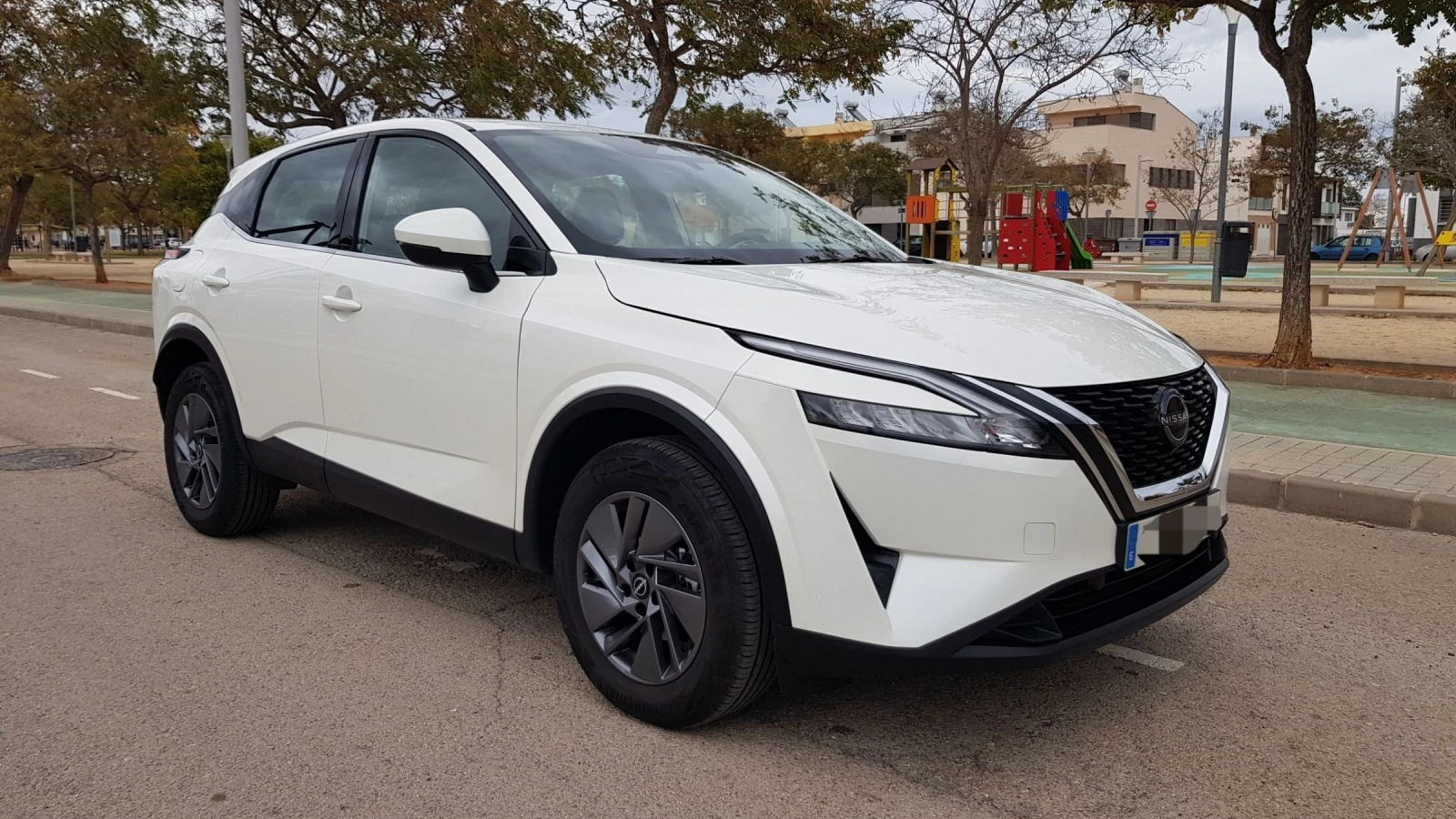 Nissan Qashqai 1.3DIGT MHEV - изображение 2