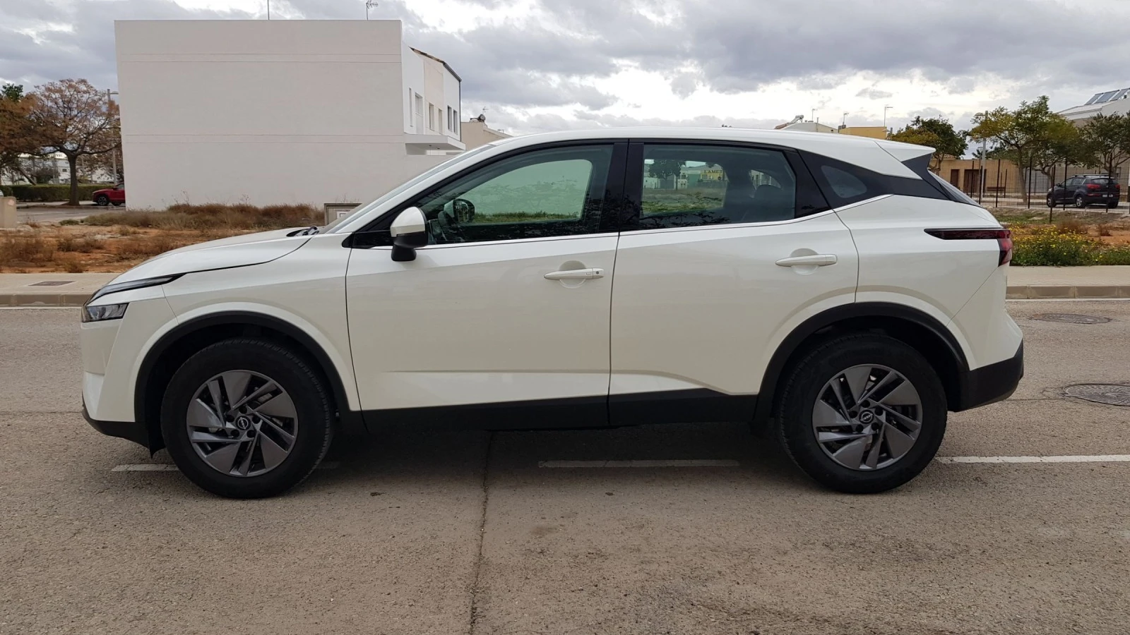 Nissan Qashqai 1.3DIGT MHEV - изображение 7