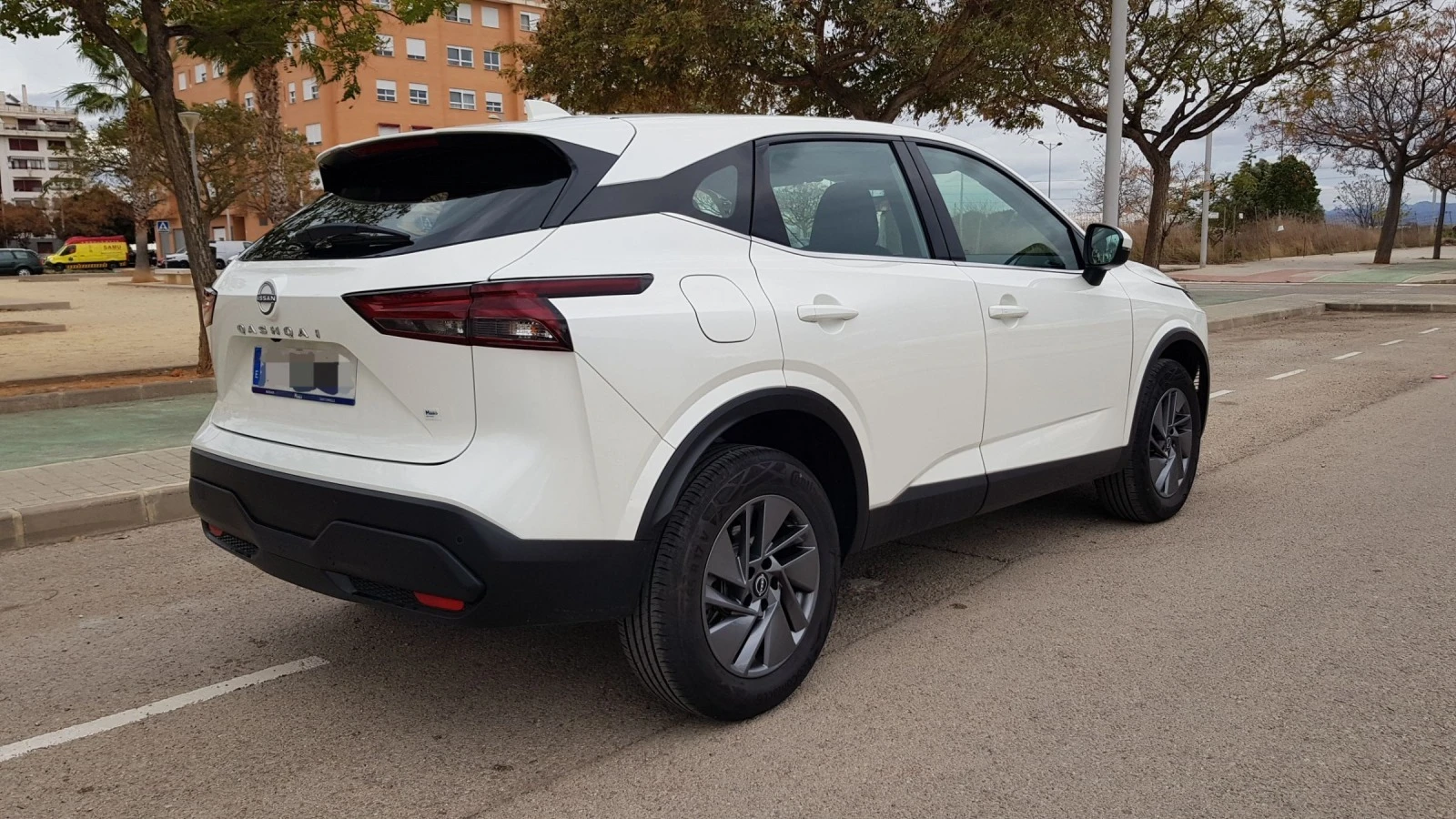 Nissan Qashqai 1.3DIGT MHEV - изображение 4