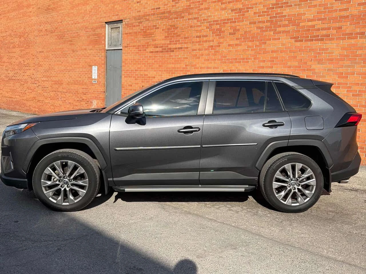 Toyota Rav4 XLE/ПОДГРЕВИ/ШИБИДАХ, снимка 3 - Автомобили и джипове - 54749282