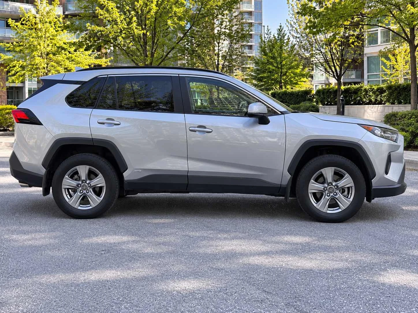 Toyota Rav4 * LE AWD * CARFAX * , снимка 12 - Автомобили и джипове - 56019397
