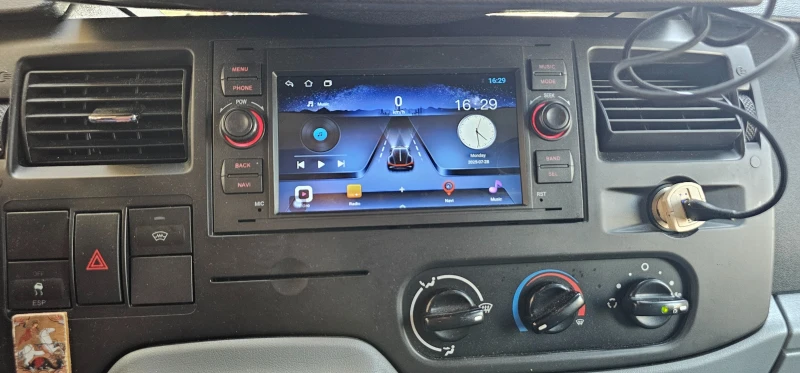 Ford Transit 2.2TDCI 140PC/6sk Първи Собственик / Перфектен, снимка 12 - Бусове и автобуси - 51266163