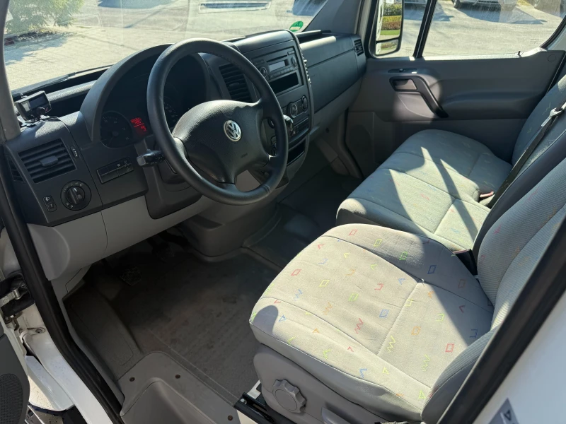 VW Crafter 2.5TDI Климатроник L1H1 , снимка 10 - Бусове и автобуси - 52156744