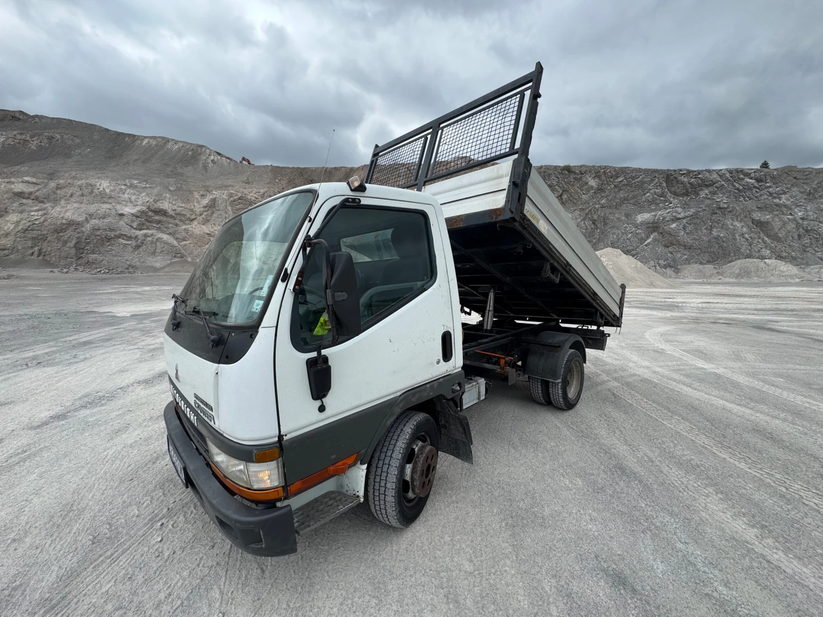 Mitsubishi Canter  - изображение 8