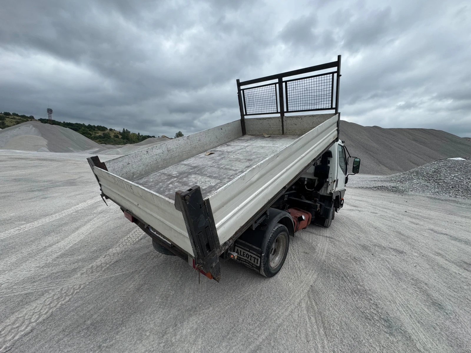 Mitsubishi Canter  - изображение 9