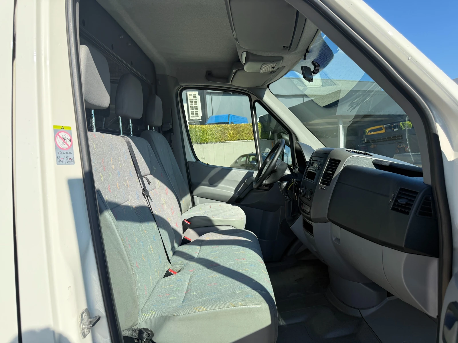 VW Crafter 2.5TDI Климатроник L1H1  - изображение 8